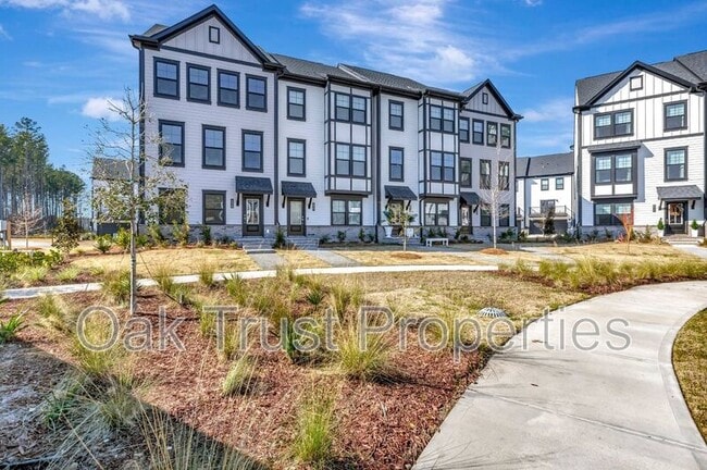 Building Photo - 236 Somerset Acrs Dr