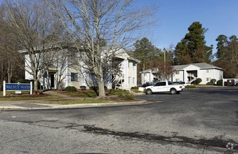 Building Photo - Walnut Woods Apartments