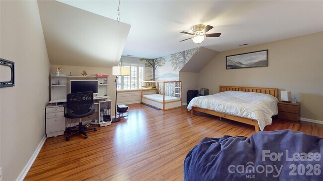 Building Photo - 10924 Alderbrook Ln