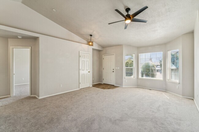 Building Photo - 8210 Waterside Ave