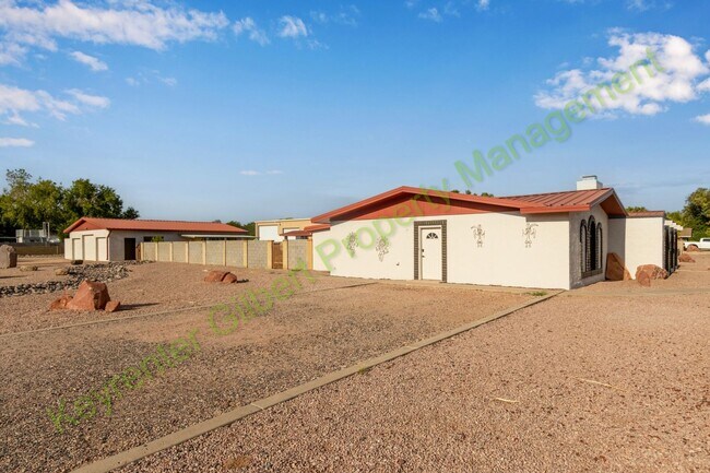 Building Photo - Beautiful Gilbert Home with Shared Pool — Perfect Location & Modern Upgrades!