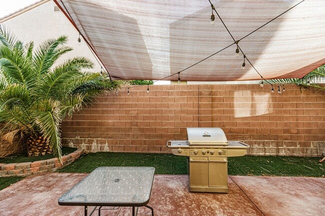 Building Photo - 3 story home