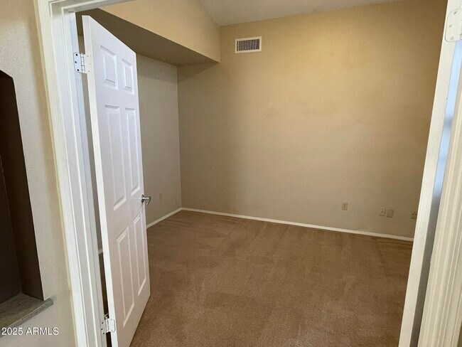 Building Photo - 4137 E Nighthawk Wy