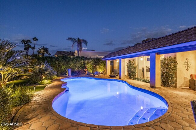 Building Photo - 7620 E Vía Del Placito