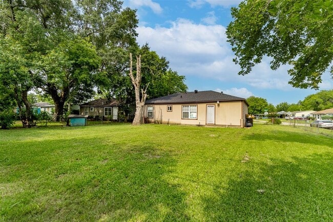 Building Photo - 10601 Murr Way