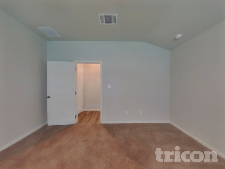 Building Photo - 5540 Shasta Pl