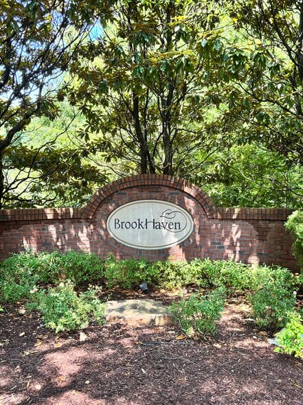 Community - 108 Mangum Cir