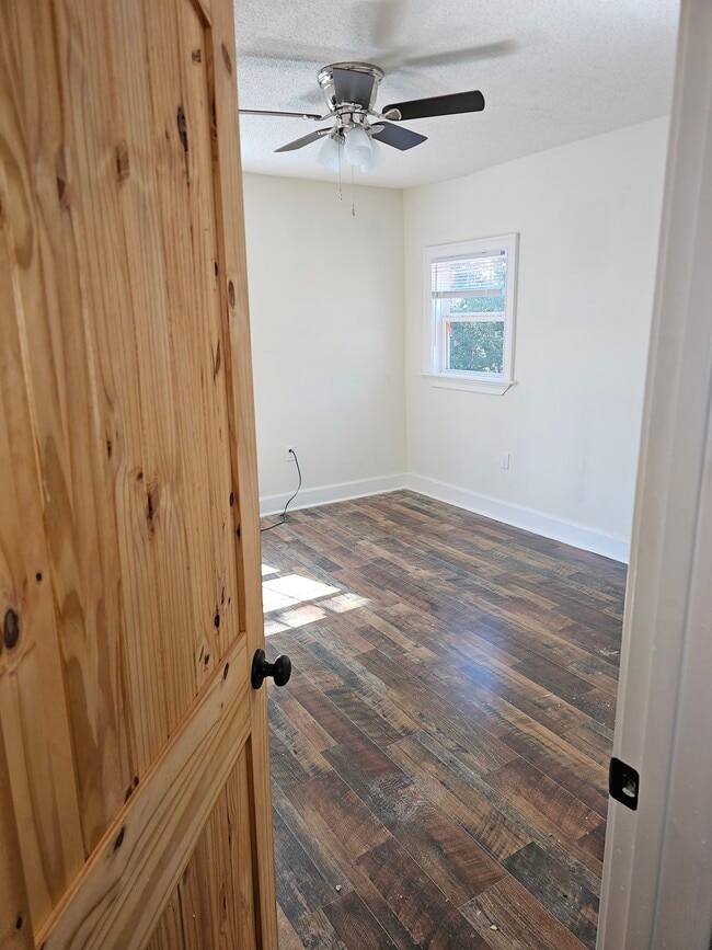 Upstairs bedroom 2 - 389 Mingo St