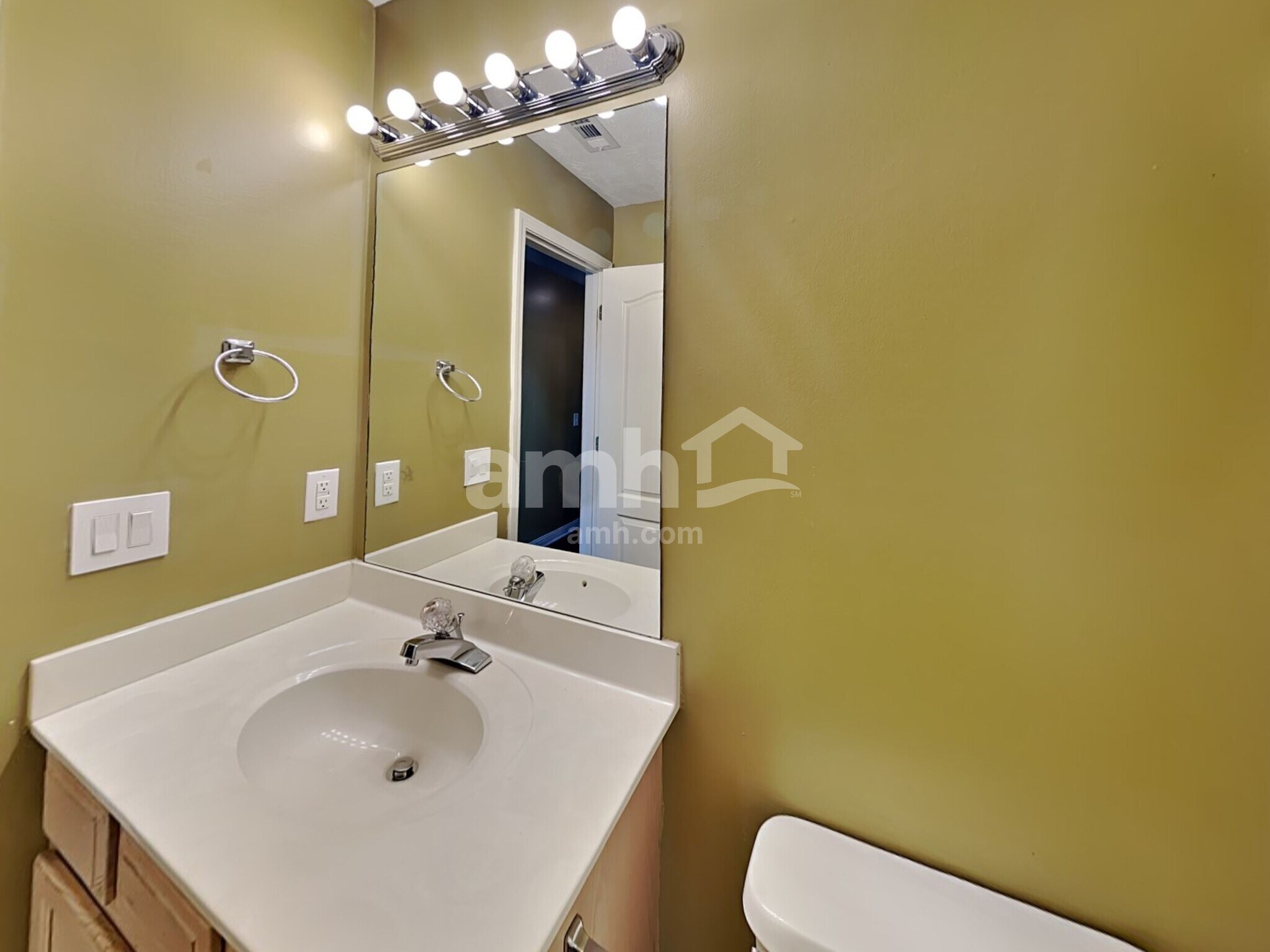 Building Photo - 104 Breakwater Bay