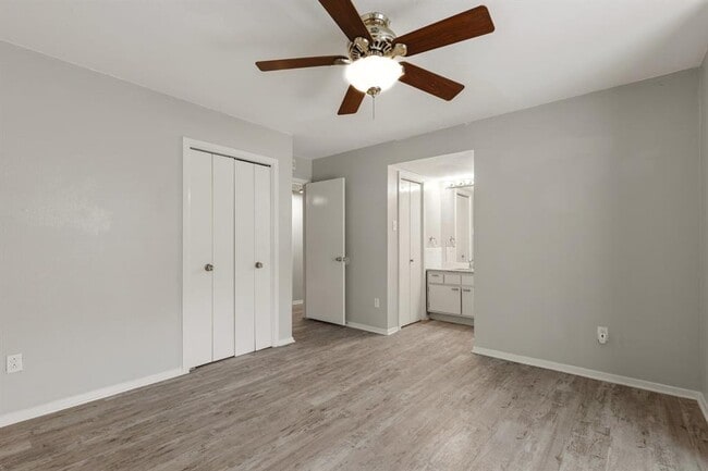 Building Photo - 6405 Chimney Creek Cir
