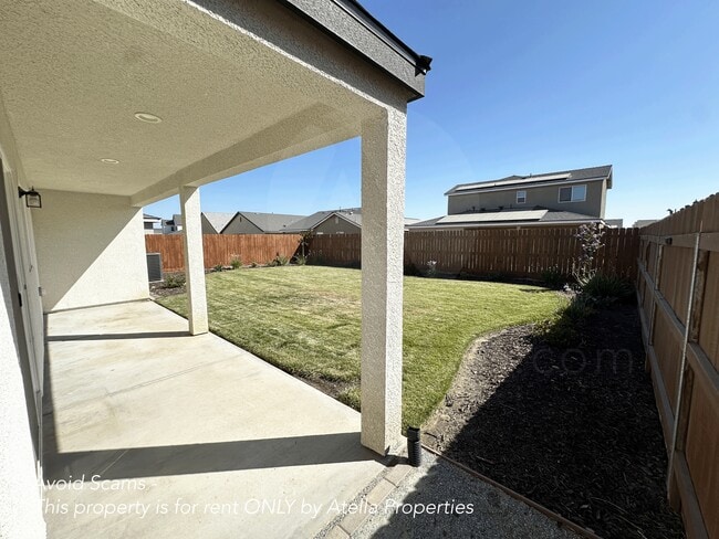 Building Photo - 1373 S Autumn Breeze Ct