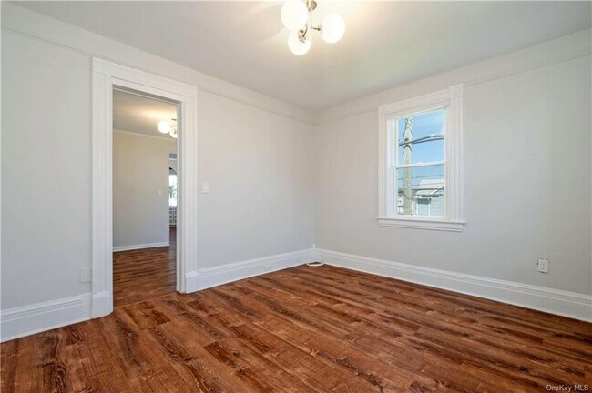 Building Photo - 301 Union Ave