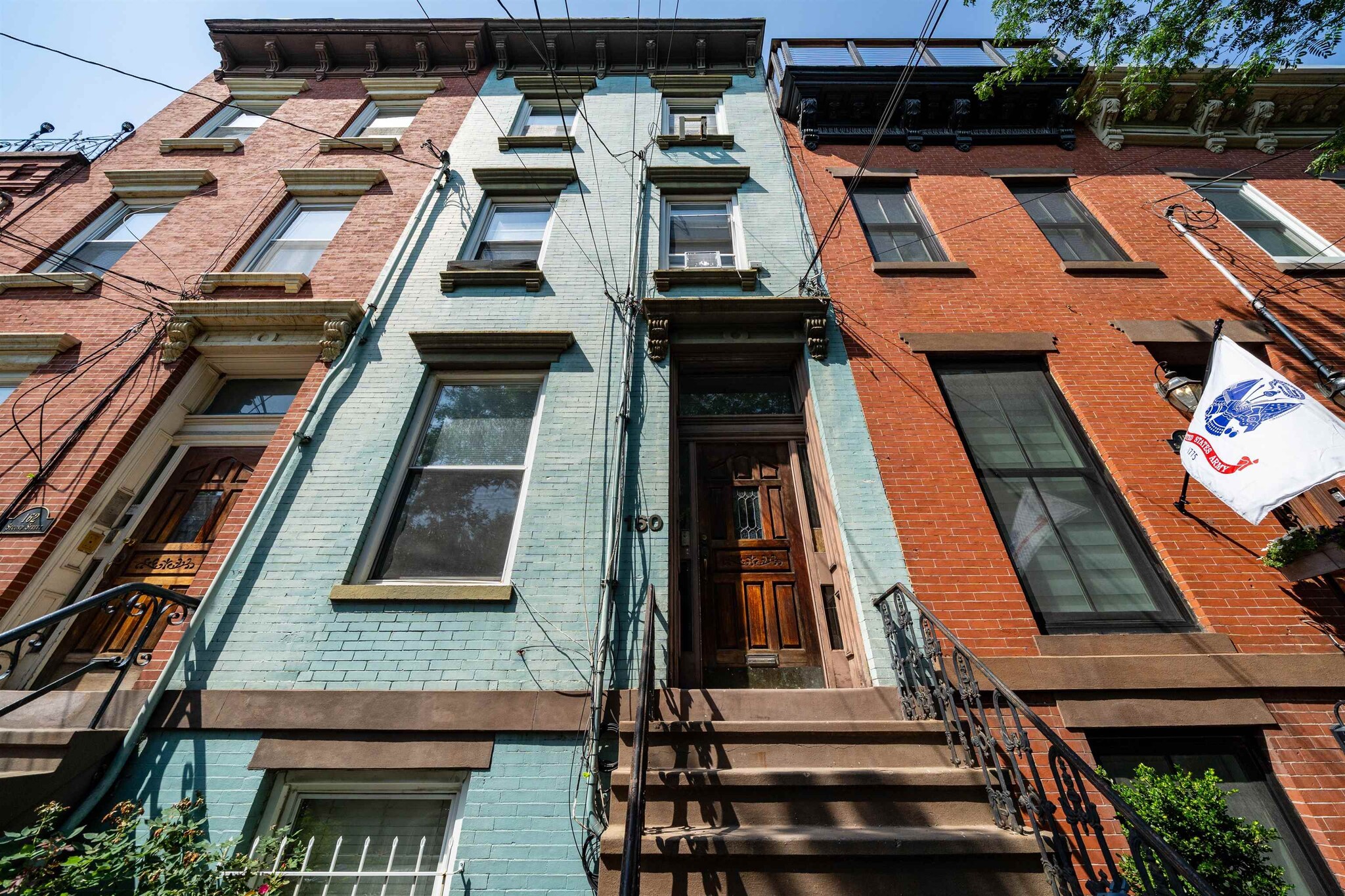 Building Photo - 160 2nd St