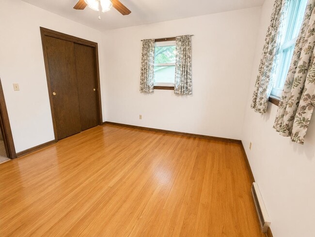 Building Photo - 6504 Schneider Pl