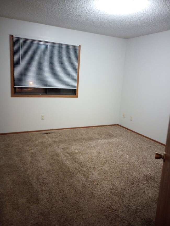 Building Photo - Two Bedroom Townhome