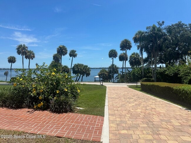 Building Photo - 1613 Indian River Dr
