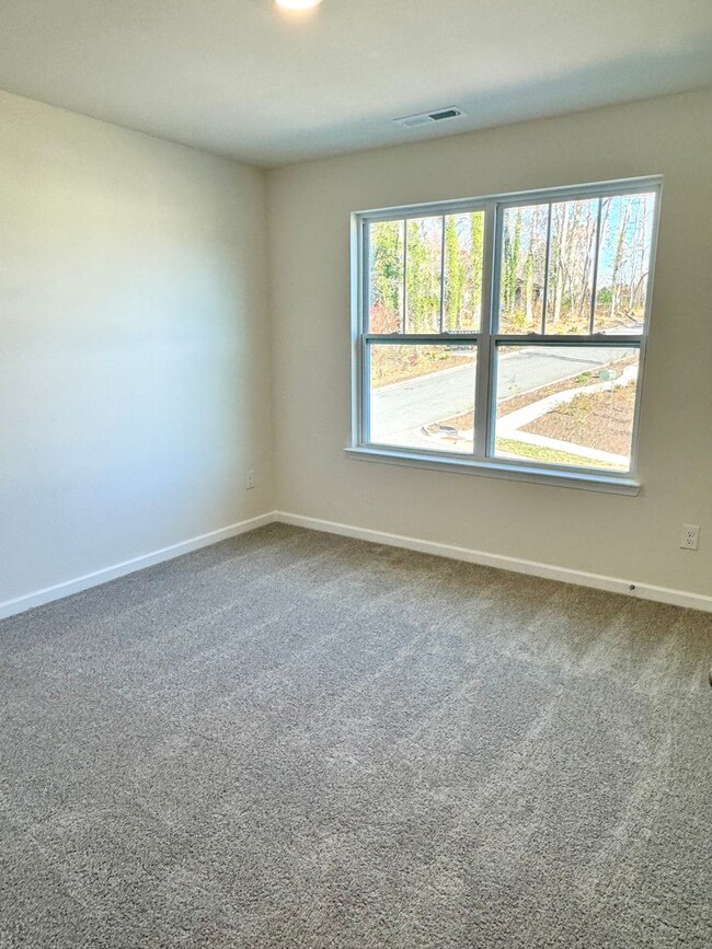 Building Photo - Spacious Newly Built Townhome for Rent