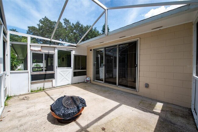 Building Photo - 3175 Lake Anderson Ave