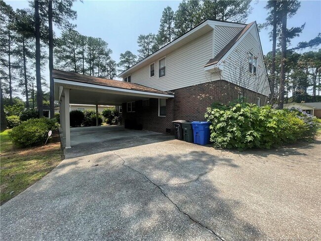 Building Photo - 470 Lennox Dr