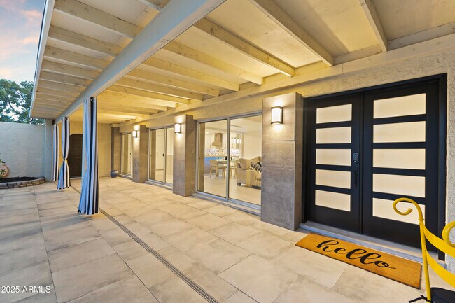 Building Photo - 7258 E Loma Ln