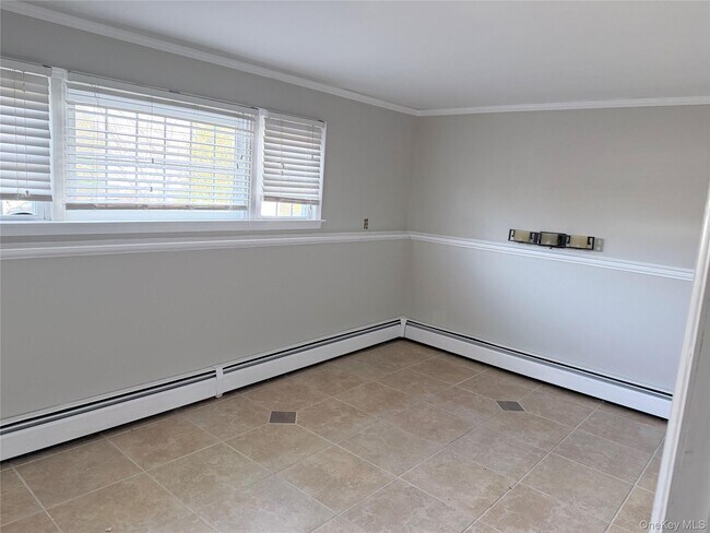 Building Photo - 12 Juniper Ln