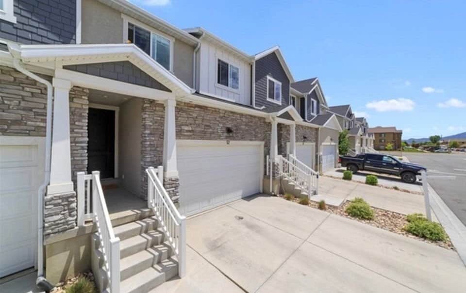 Building Photo - 52 N 2000 W