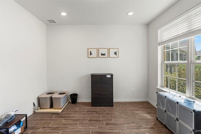 Building Photo - 705 Coyote Crk Wy