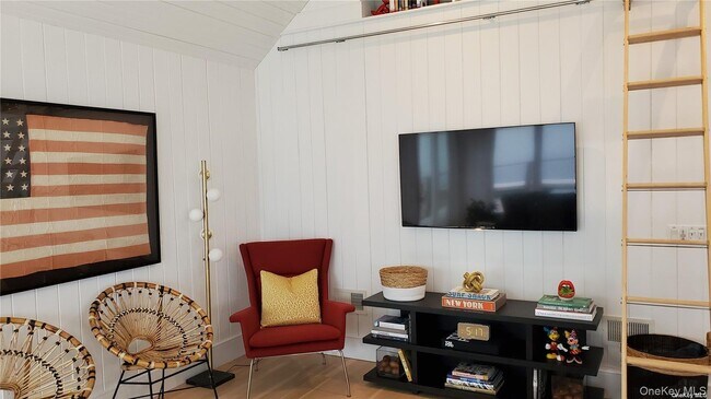 Building Photo - 10 Captree Island