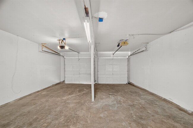 Building Photo - 11447 Kirkvalley Dr