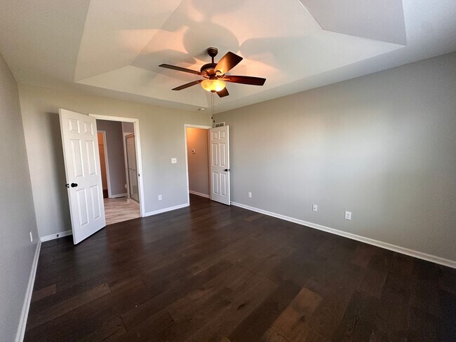 Building Photo - 4BR/2BA Home for Rent in Eastwood w/Basement and Backyard Deck!