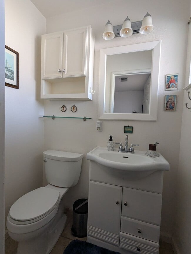 Building Photo - 257 Ironwood St