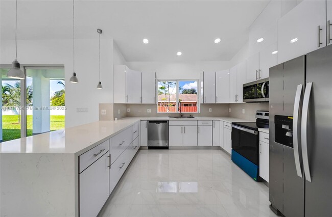 Building Photo - 15640 NW 39th Ct