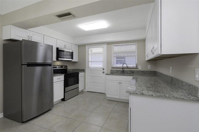 Building Photo - 1230 Amble Ln