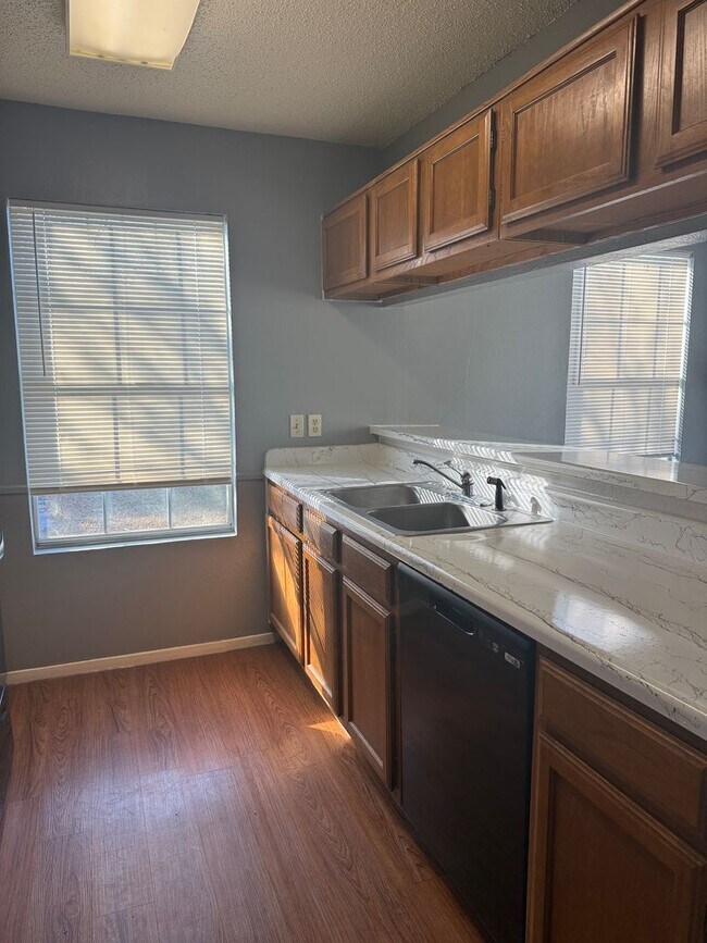 Building Photo - 5504 Blue Spruce Dr