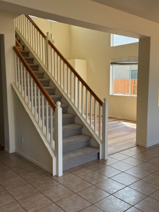 Building Photo - Nice & clean 3 Bedroom, 2 Bath Home in Cit...