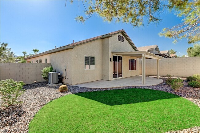 Building Photo - 3236 Rushing Waters Pl