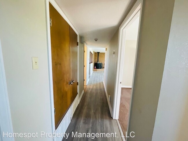 Building Photo - 3 br, 2 bath House - 1479A S Roosevelt Rd 5