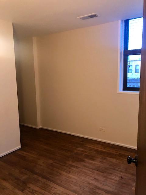 Building Photo - 2 bedroom in Chicago IL 60657