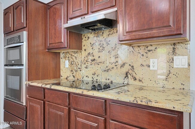 Building Photo - Gorgeous 5 Bedroom home with 3 Bathrooms and 3 car garage in Tolleson