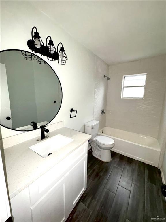 Building Photo - 15 Quince Ave