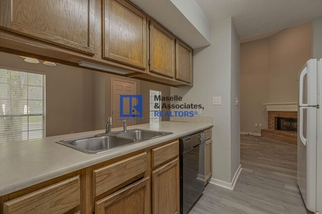 Building Photo - 3 Bed/2 Bath Home in Brandon