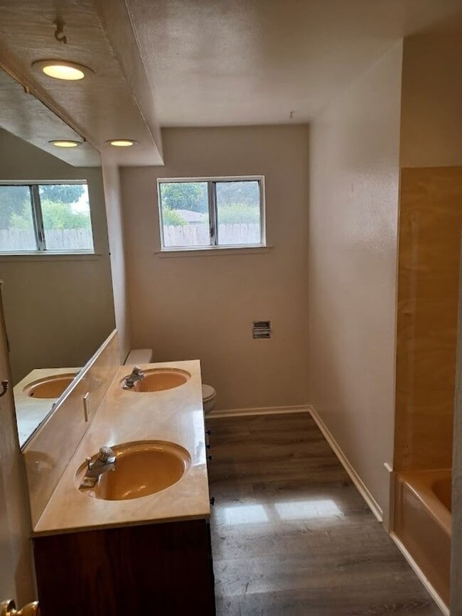 Building Photo - Charming 3BR,  2.5 Bath House in Grover Beach