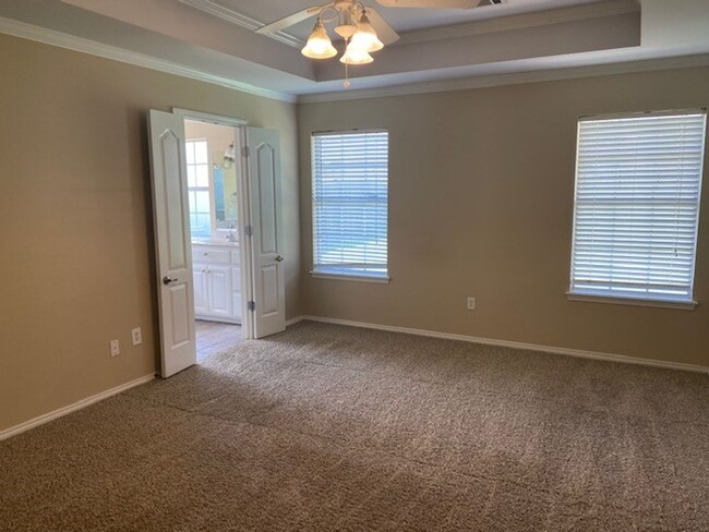 Building Photo - 3 Bed, 2 Bath + Office | Jenks, OK | $2200...