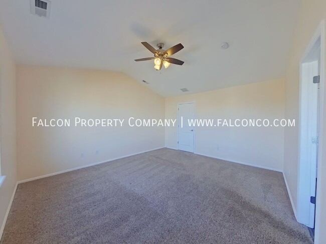 Building Photo - 10151 Silver Stirrup Dr