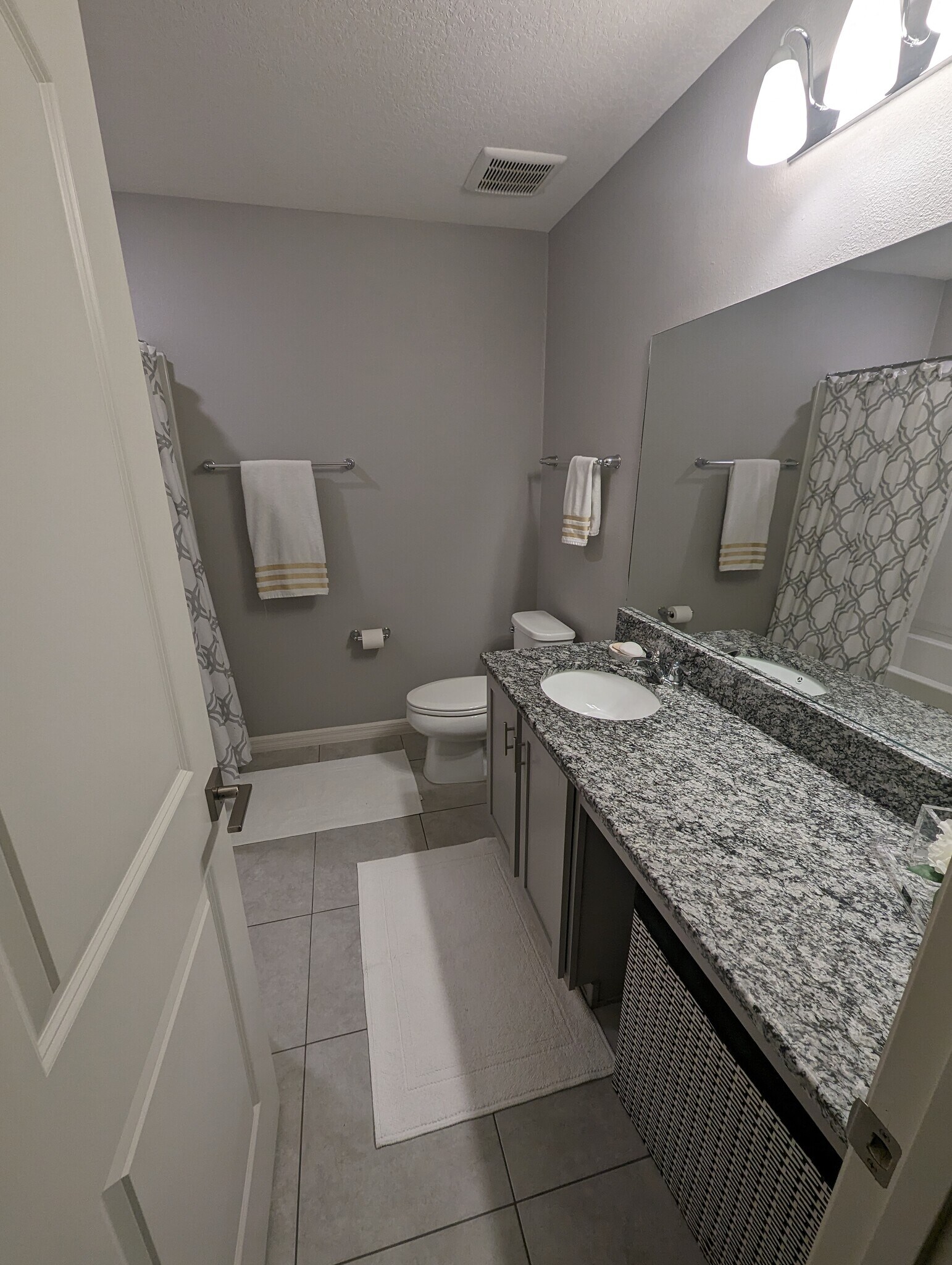 Building Photo - 9235 Freedom Hill Dr
