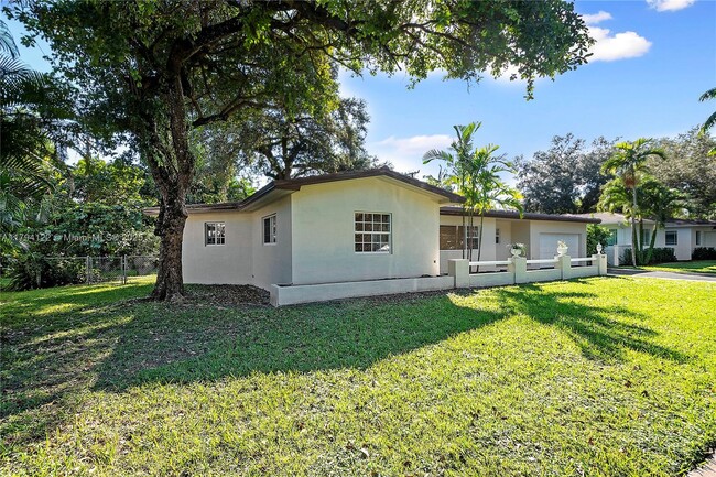 Building Photo - 410 Castania Ave