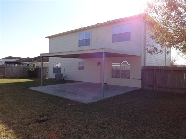 Building Photo - 9116 Dolphin Cir
