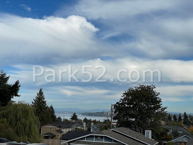 Building Photo - North Tacoma 4 Bed 2 Bath Single Family Home