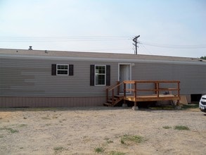 Building Photo - 2034 Hillner Ln