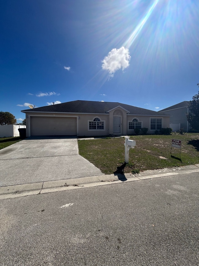 Building Photo - South Lakeland Rental!